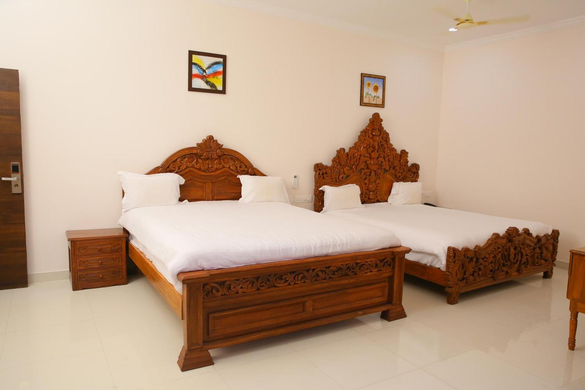 Saba Executive Rooms And Apartments Haiderabad Buitenkant foto